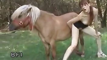 ruiva,sexo com animal