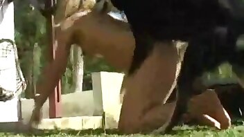 sexo con perro,mujer folla con animal