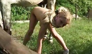 seks deklet in živali,strasten seks