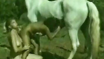 vídeos de bestialidad amateur,Vídeo de sexo con caballos gratis