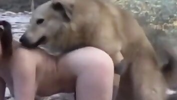 chica folla con animal,zoo-porno con perro